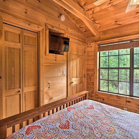 Quaint Log Cabin With Views Near West Jefferson Warrensville Eksteriør billede