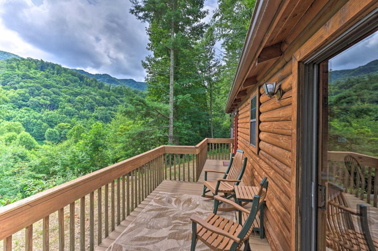 Quaint Log Cabin With Views Near West Jefferson Warrensville Eksteriør billede
