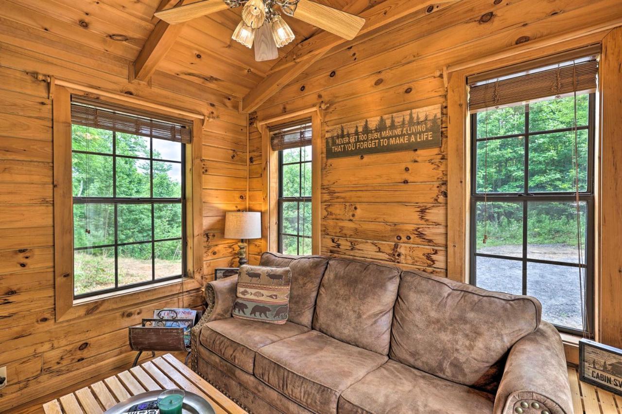 Quaint Log Cabin With Views Near West Jefferson Warrensville Eksteriør billede